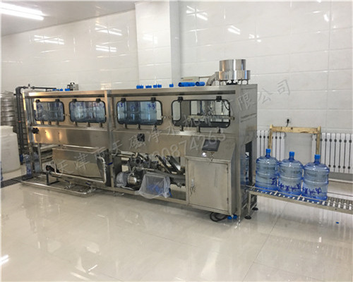 <b>全自动灌装设备</b>